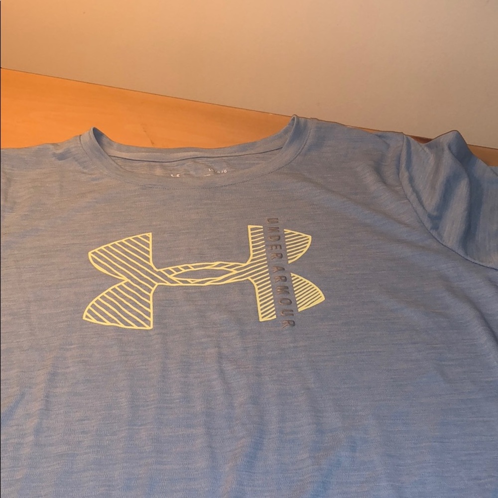 Under Armour Women’s T-Shirt Heatgear